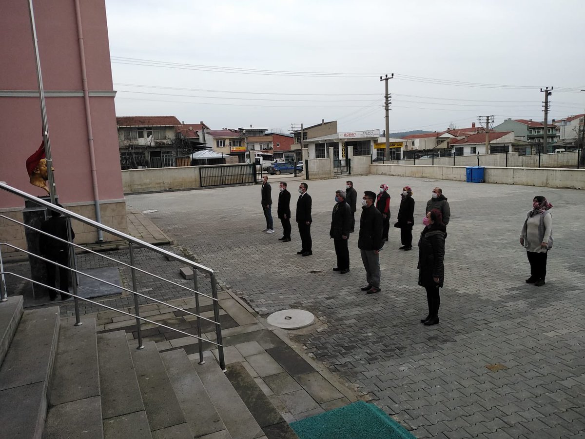 Saat 10.00'da İstiklal Marşımızı coşkuyla söyleyip bayrağımızı göndere çektik. 🇹🇷🇹🇷🇹🇷 #yesilyurtio @EgitimYenice <a href="/yenice_ibaykal/">İsmail BAYKAL🇹🇷</a> @MemCanakkale <a href="/CanakkaleYenice/">Yenice Kaymakamlığı</a> <a href="/musagoktas_/">Musa Göktaş</a> <a href="/ferhatyilmaz23/">🇹🇷Ferhat YILMAZ</a> <a href="/didecann/">Didem Devrim Atacan İnanç</a> <a href="/melekyardmc9/">melek yardımcı</a> <a href="/hatice_temel/">Hatice Temel Bayram</a> <a href="/ziyaselcuk/">Ziya Selçuk</a>