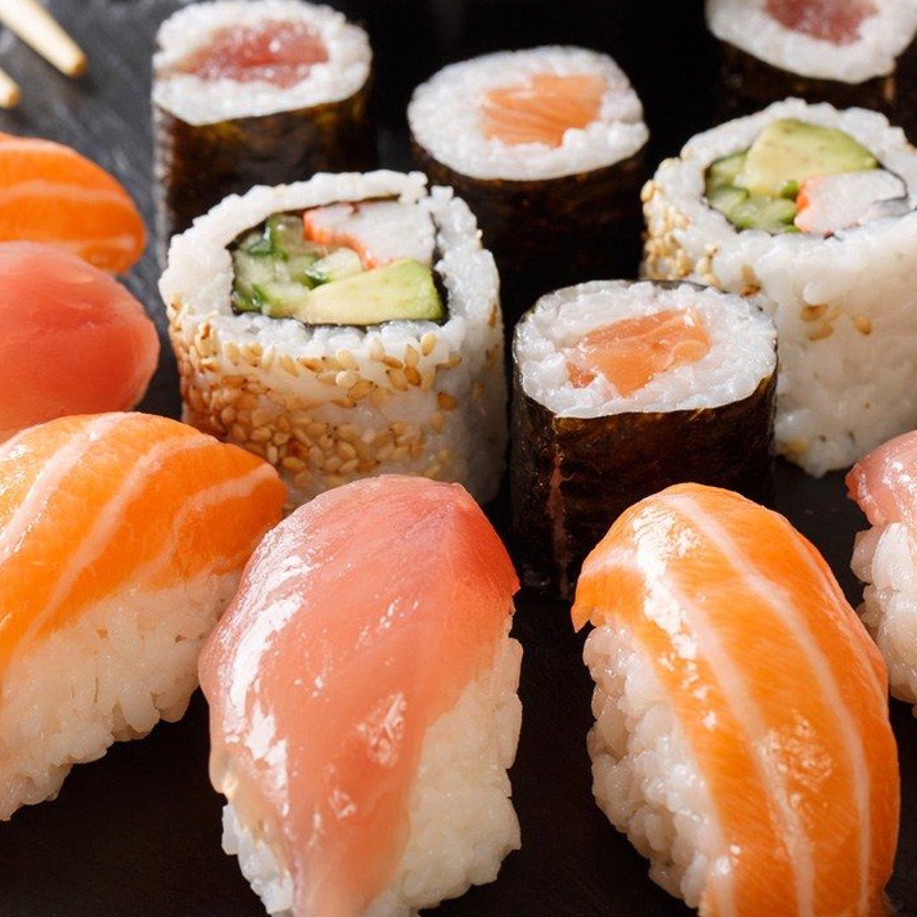 JHigh_Opticians's tweet photo. Introducing Omega-3 is important for your eye health. You can get high amounts of omega-3 fats from fish such as salmon, certain algae, and several high-fat plant foods. #omega3 #fish #eyehealth #fishbenefits #eyecare #FoodForThought https://t.co/hSpxv7S1Ve