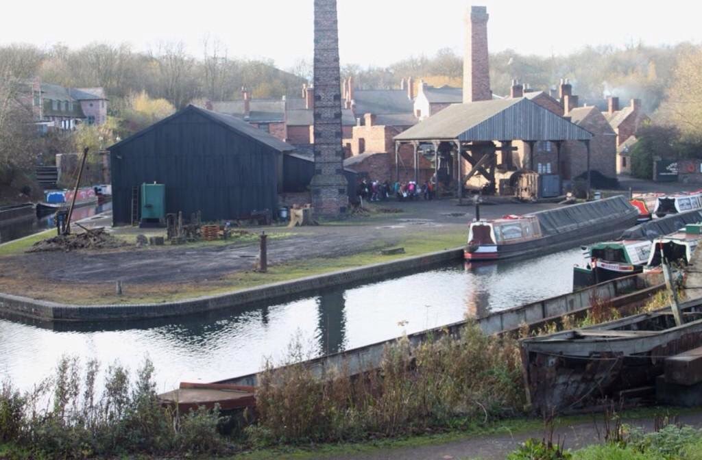 The brilliant Black Country Museum gives you a chance to see a working canal wharf <a href="/BCLivingMuseum/">Black Country Living Museum</a> #narrowboatinfo