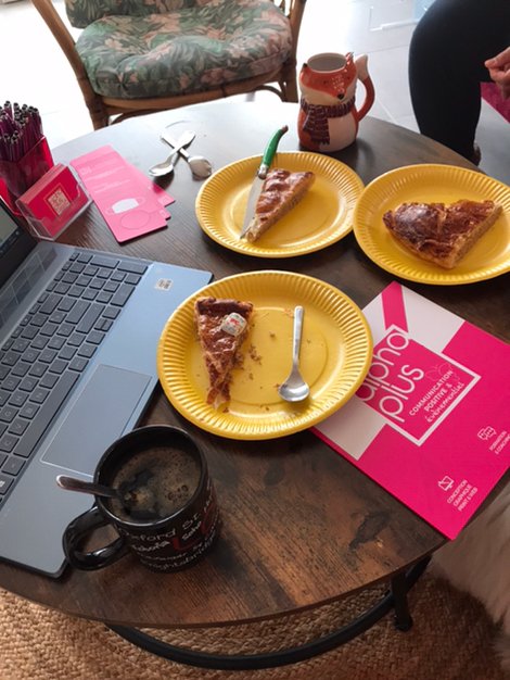 Réunion du lundi matin de l’Alphateam ou comment joindre l’utile à l’agréable !

Merci à Julie de nous faire profiter de ses talents de cordon-bleu !!! 👌🤩😋

@alphateampower <a href="/teambuilding/">Teambuilding</a> <a href="/galette/">galette</a> <a href="/2021/">Mick 🇺🇦</a> @communicationpositive <a href="/positivevibes/">PositiveVibes</a>