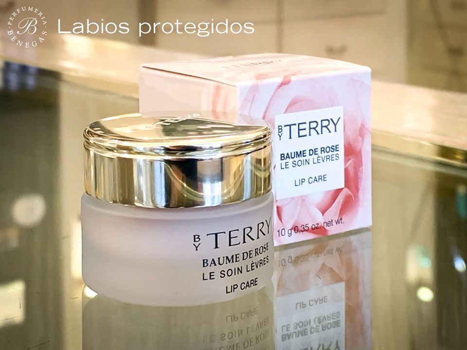 BenegasPerfumes's tweet photo. Con este #Frío y la #Mascarilla, los labios se resienten.

Un bálsamo #ByTerry que me proporciona una intensa #Protección mientras suaviza y regenera los #Labios.

Y con una delicada #Fragancia de #Rosa.

https://t.co/4qTO9NA6ww

#PerfumeríaBenegas #LipCare #BaumeDeRose #Donostia https://t.co/Kc1hHtLpRs