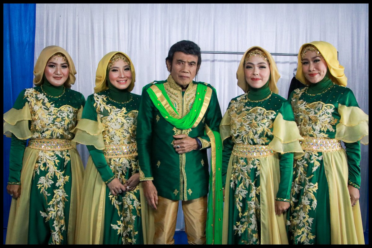 rhoma_official's tweet photo. #26etherConcert part 2
#RhomaIrama #SONETA https://t.co/eRBYaPTmM7