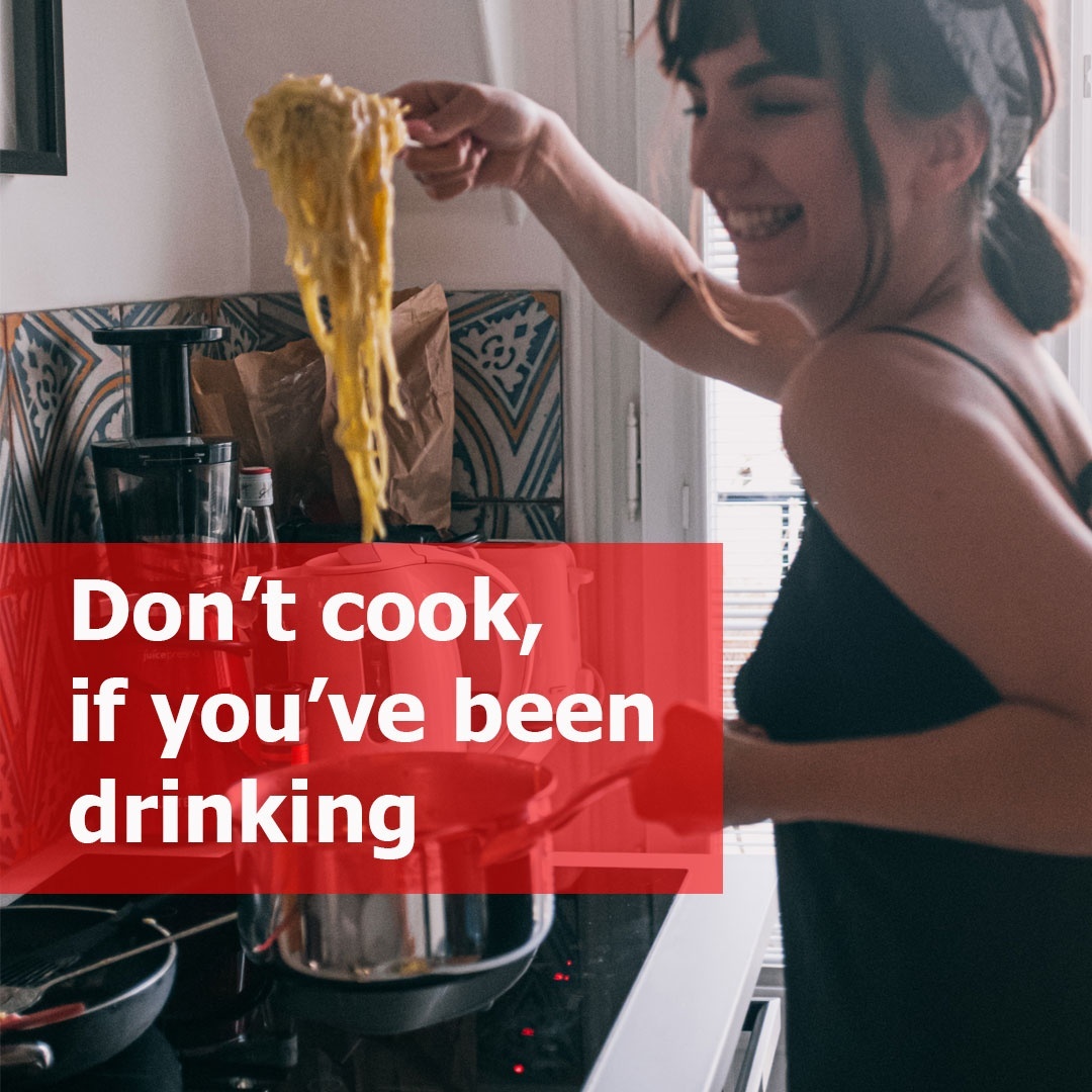 LondonFire's tweet photo. Are you still doing #DryJanuary? Keep it up if you’re sticking to it, but we’re guessing that some people might be giving it a miss this year. Remember - #NoDrunkCooking https://t.co/4WqhFVAq4t