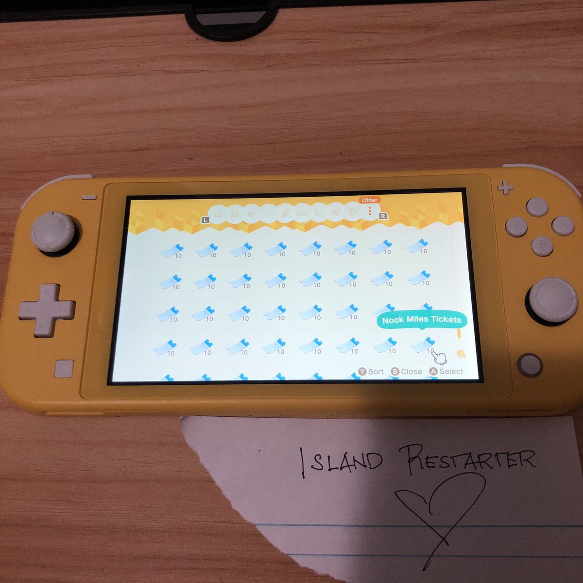 IslandRestarter's tweet photo. I am RESTARTING my island, so I am giving away all my NMT, bells, materials, artworks, spare DIYs and all my items. If you want to win all of these, you’ll have to:
• Retweet this tweet
• Follow me
• Tag a friend
#AnimalCrossingNewHorizons #AnimalCrossing #ACNH #ACNHgiveaway https://t.co/A2T6bWjIHV