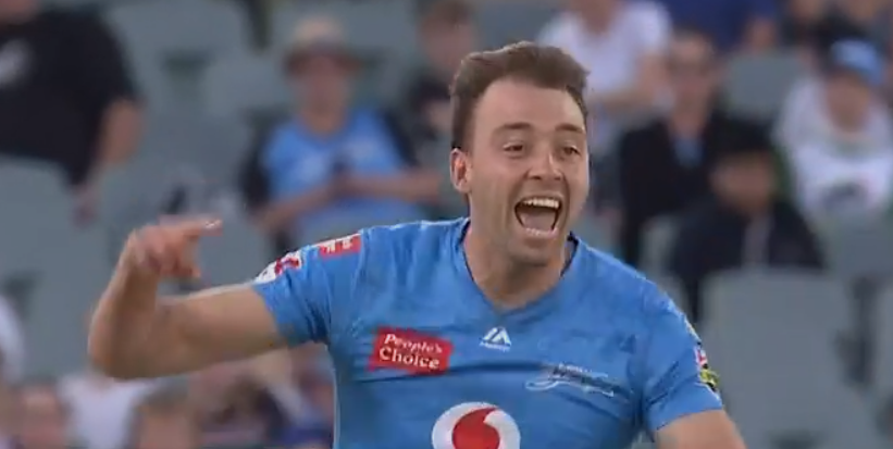 FlashCric's tweet photo. Harry Conway chips in with a wicket! 

#Stars - 89/5 (13.3)

LIVE #STRvSTA COMMS:
👉 https://t.co/LCViw096VF 👈 

#BBL10 #TeamGreen #BlueEnergy https://t.co/WJzDycQeT0