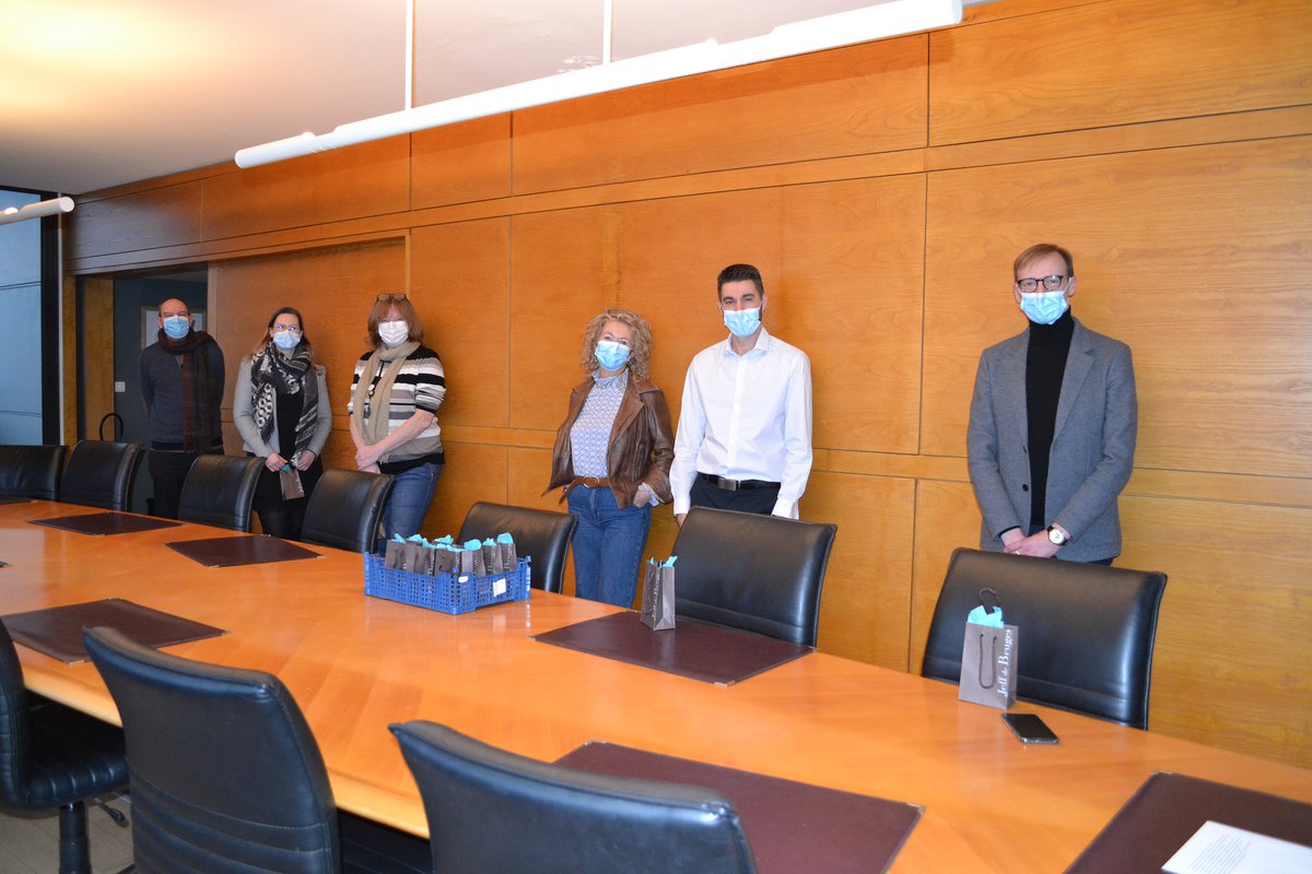 Norevie_esh's tweet photo. [RENDEZ-VOUS DU MOIS]
Malgré le contexte sanitaire, le COMEX a reçu ce matin les collaborateurs Florevie et Norevie qui fêtaient leurs anniversaires au mois de décembre, dans le respect des gestes barrières.
#convivialité #anniversaire

@Groupe_Arcade https://t.co/zfXBQcqn4u