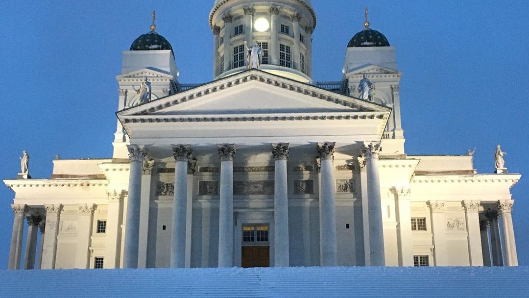 DiscoverFinland's tweet photo. Recent snows have brightened up Helsinki, as seen in these photos shared by @helsinkifacades x2, @shadow_of_venus, and @kgripenberg added to our Helsinki - Architecture, Monuments &amp; Sights gallery: https://t.co/MQkg2NleQx Learn more about the capital: https://t.co/PzpqCuu8GH https://t.co/a79MjCknGW