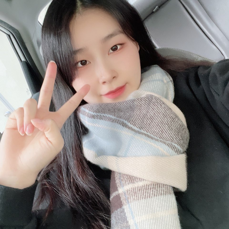 favorite_twt's tweet photo. [#수경] 공부하러 가는 길 오늘은 덜 추운거 같기도하구,, 아닌거같기두하구.,
#페이버릿 #취미 https://t.co/sohqc4RRHW
