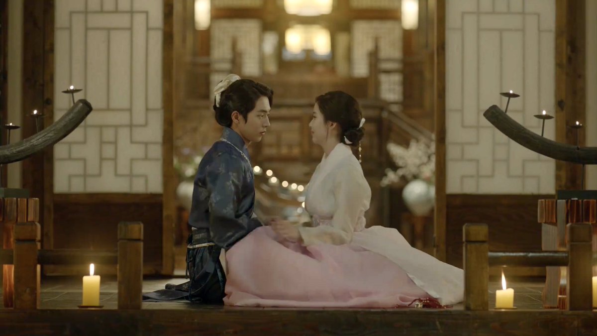 kdramadump's tweet photo. what's stopping netflix from picking up scarlet heart ryeo 💔 https://t.co/V94LKypdtG