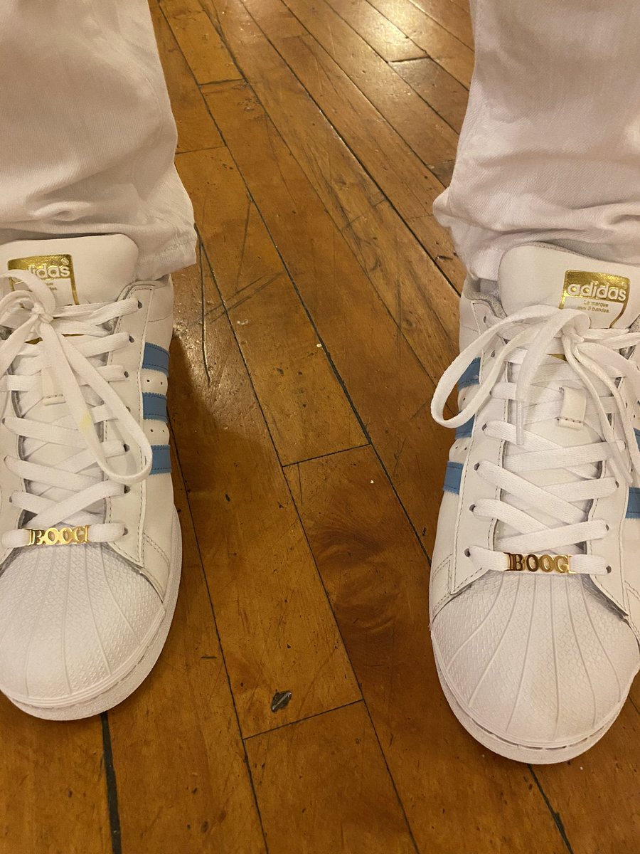 Hboog32's tweet photo. Adidas Krazy/Gold Chain, 80’s Baby 

#Bossmane #TheKnightLife #TheRightLife #DaDumWay #Wealthy #Healthy #GodsChild https://t.co/gXIkbfOyq2