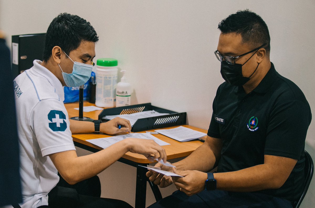 mhasingapore's tweet photo. The vaccination exercise for Home Team officers involved in frontline healthcare operations started this morning (11 January 2021). https://t.co/nazeYlcMrB