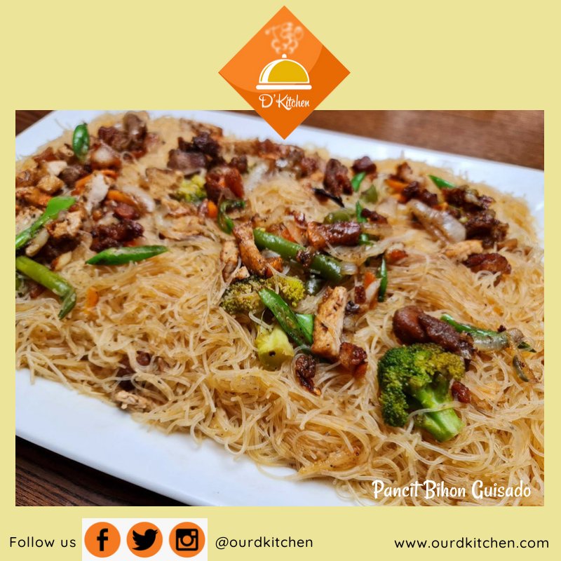 OurDKitchen's tweet photo. Stir-fried noodle dish with meat, shrimp, and veggies.

#ourdkitchen #ourdkitchenexperience #atasteofhome #food #foodie #foodphotography #foodblogger #foodstagram #foodporn #smallbiz #supportsmallbusiness #smallbusiness https://t.co/jeMm7yBNHY