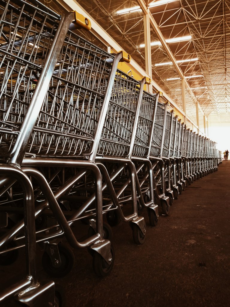 immoweek's tweet image. L’@AllianceCommerc, le @CNCC_Officiel, la @FCACommerce, la @Franchise_FFF et #Procos appellent le gouvernement à permettre les ouvertures des #commerces pour les dimanches de soldes &amp;gt;&amp;gt; bit.ly/2MNeZzj