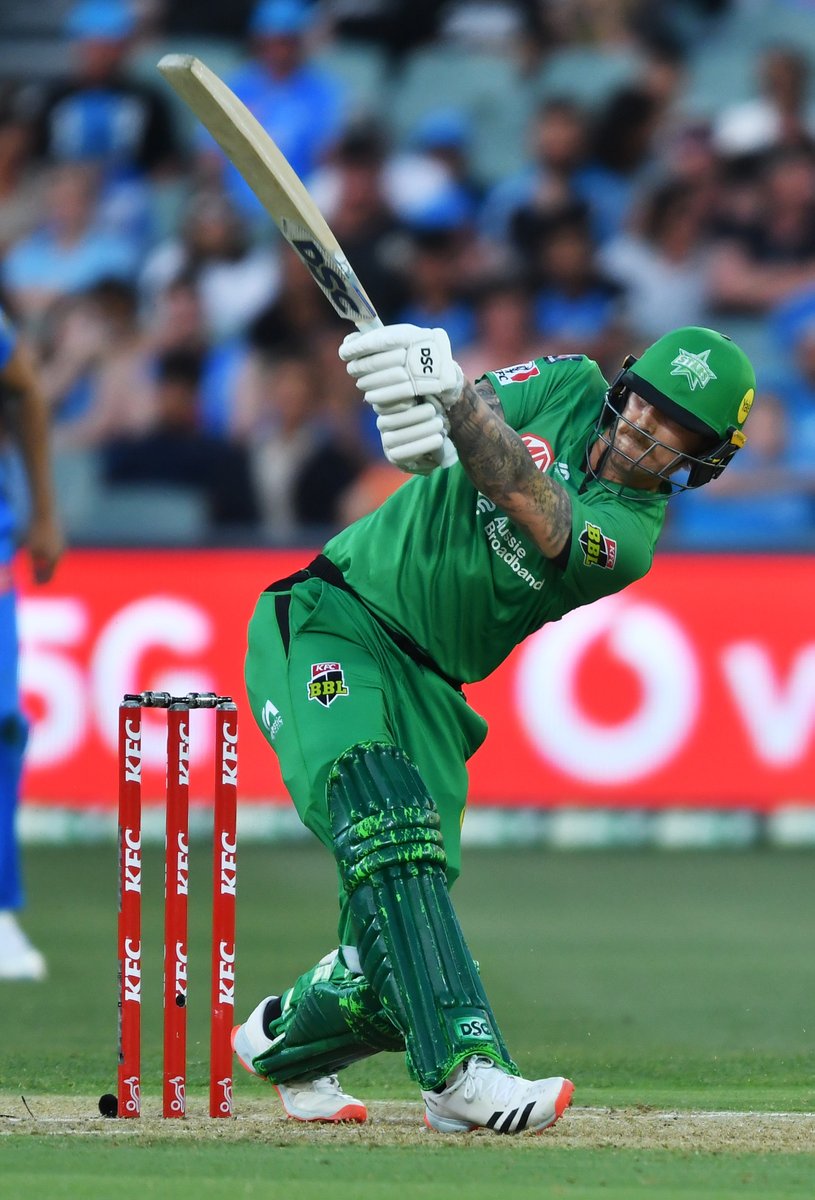 weRcricket's tweet photo. Nic Maddinson's 48* off just 34 deliveries helps the Stars reach a decent 149/7 after 20. Can the Strikers chase this
?

#BBL10 #ASvsMS https://t.co/SNX8bjRQaZ