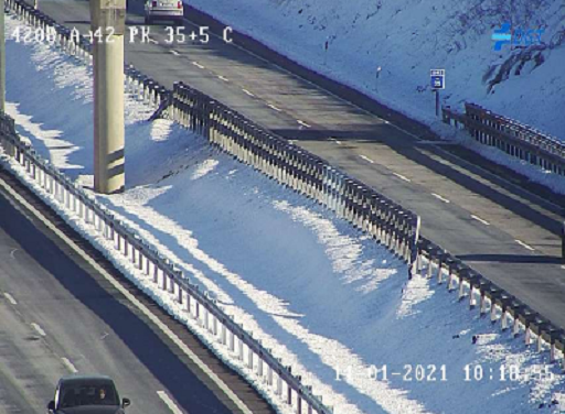 DGTes's tweet photo. 🛣️❄️ 645 #carreteras afectadas, 138 #cortadas todas ellas de la red secundaria. 
 
▶️De red principal: 

🔴Obligatorio ⛓️ #cadenas 
 
En todas las vías de #Madrid 
 
En #Toledo: CM41 y CM43 
 
▶️De red secundaria: 
 
⚫️137 cortadas 
 
🔴320 cadenas https://t.co/DG7hB6xUSl