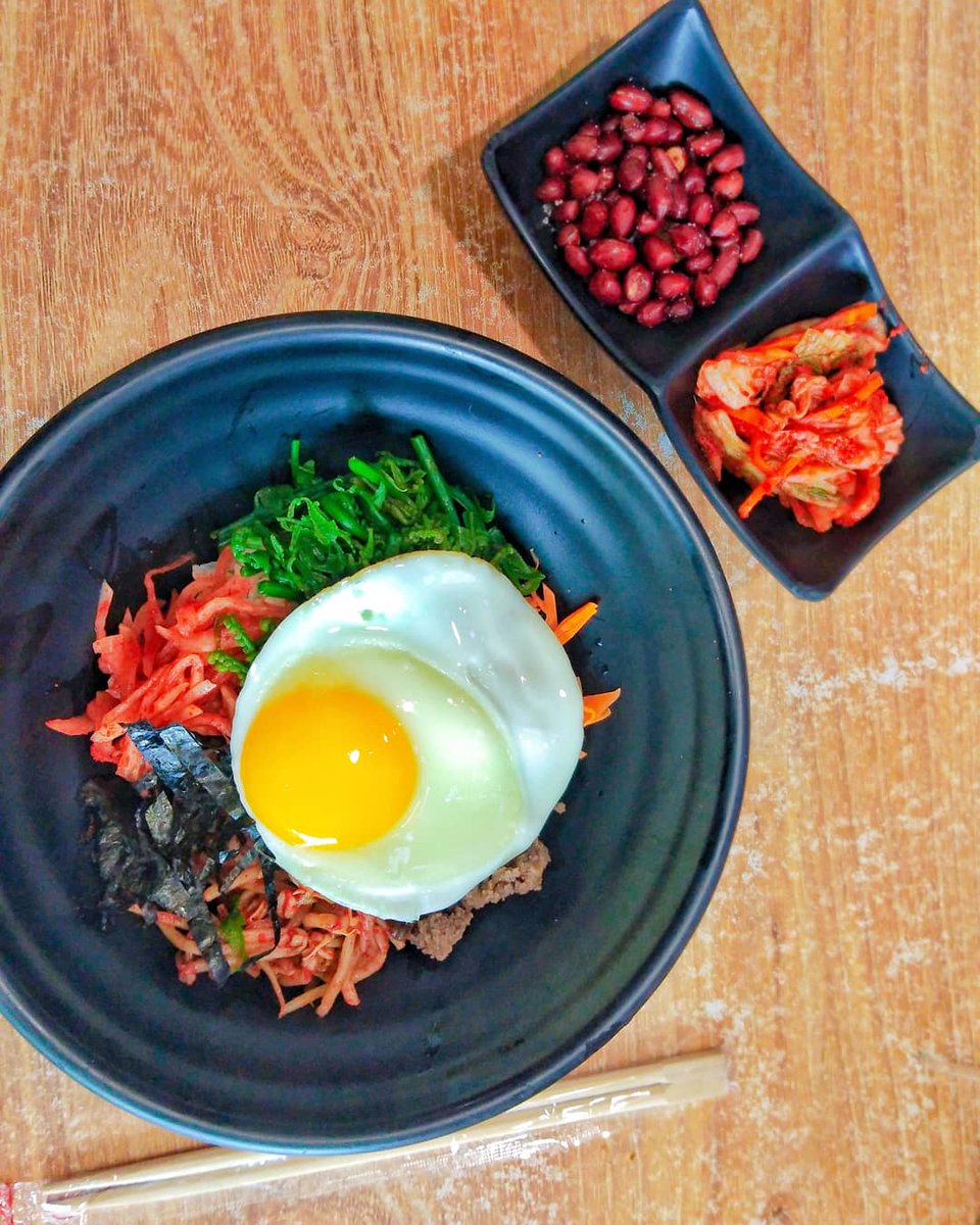 Yoonisdee_RL's tweet photo. Bibimbap ❤ (Korean Rice Bowl)
Love the taste, taste the love.
#foodie  @ NoonSaram Korean Cafe https://t.co/aXD57yWiv4