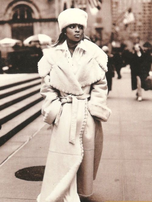 datspod's tweet photo. Happy Birthday to the incomparable Mary J. Blige.

The imperial Queen of Hip-Hop Soul turns 50 today.

Let us know your favourite song/album from Mary!

#RespectingLegends https://t.co/XI4l9HKqC9
