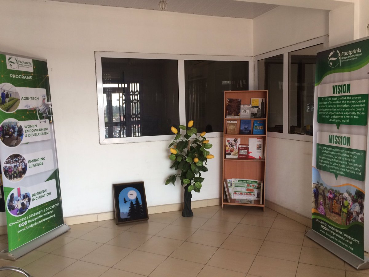 paulatsu2323's tweet photo. Welcome 2021 ,
@Fotprintsbridge helps entrepreneurial men and women build businesses that create income, opportunity and economic growth in rural areas.
Stay connected with us via our social media platform✅
#YouthInAg #fbridgeimpactseries #she4shea https://t.co/PXA9AWsAda