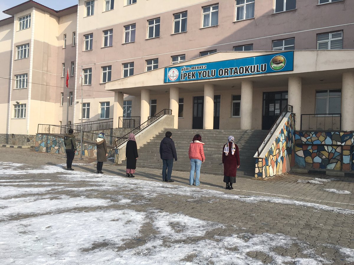 Milli Eğitim Bakanımız Sn. <a href="/ziyaselcuk/">Ziya Selçuk</a> ’un çağrısı ile okulumuzda ve online derslerimizde İstiklal Marşı’mızı okuyarak yeni haftaya başladık. 🇹🇷

#İstiklalMarşı <a href="/tcmeb/">Millî Eğitim Bakanlığı</a> <a href="/AgriValilik/">T.C. Ağrı Valiliği</a> <a href="/agrimem/">AĞRI MEM</a> <a href="/mfaruktekinn/">Mehmet Faruk Tekin</a> <a href="/keremgungor04/">Kerem GÜNGÖR</a>