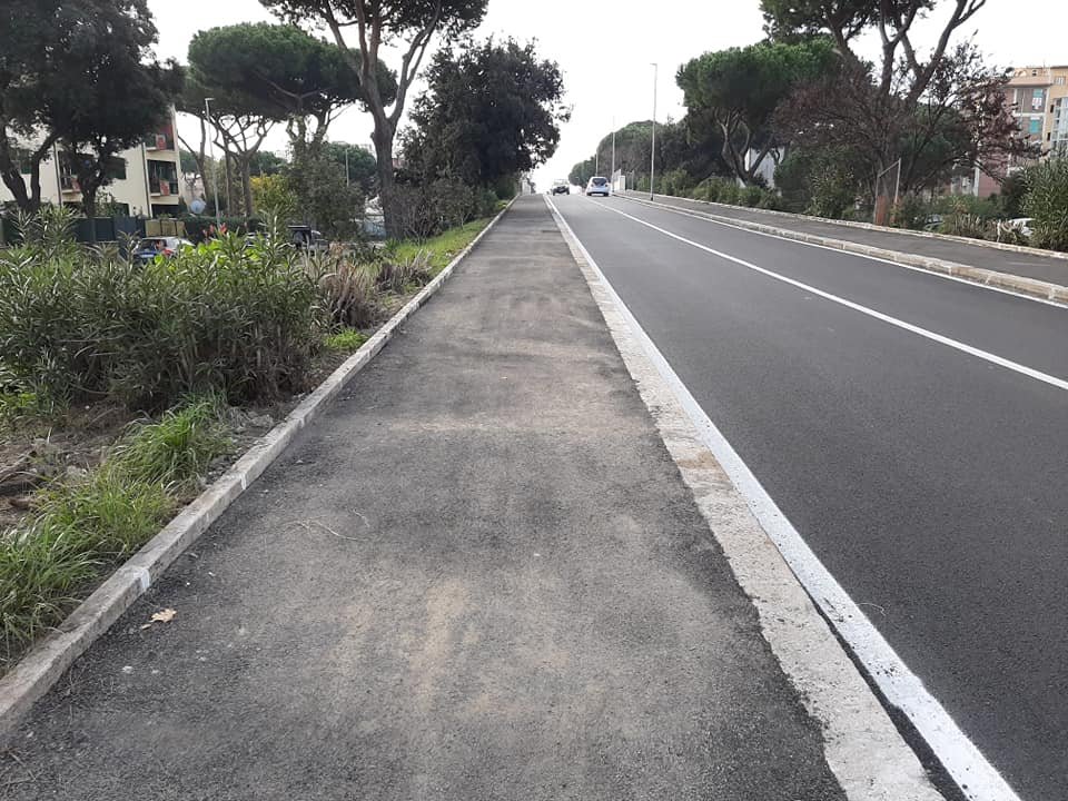 StradeNuoveRoma's tweet photo. Riaperto, dopo restaurazione e riasfaltatura, il terzo cavalcavia della Roma-Lido ad Ostia
#stradenuove #romarinasce #StradeNuove #RomaRinasce https://t.co/wfrzkAahqb