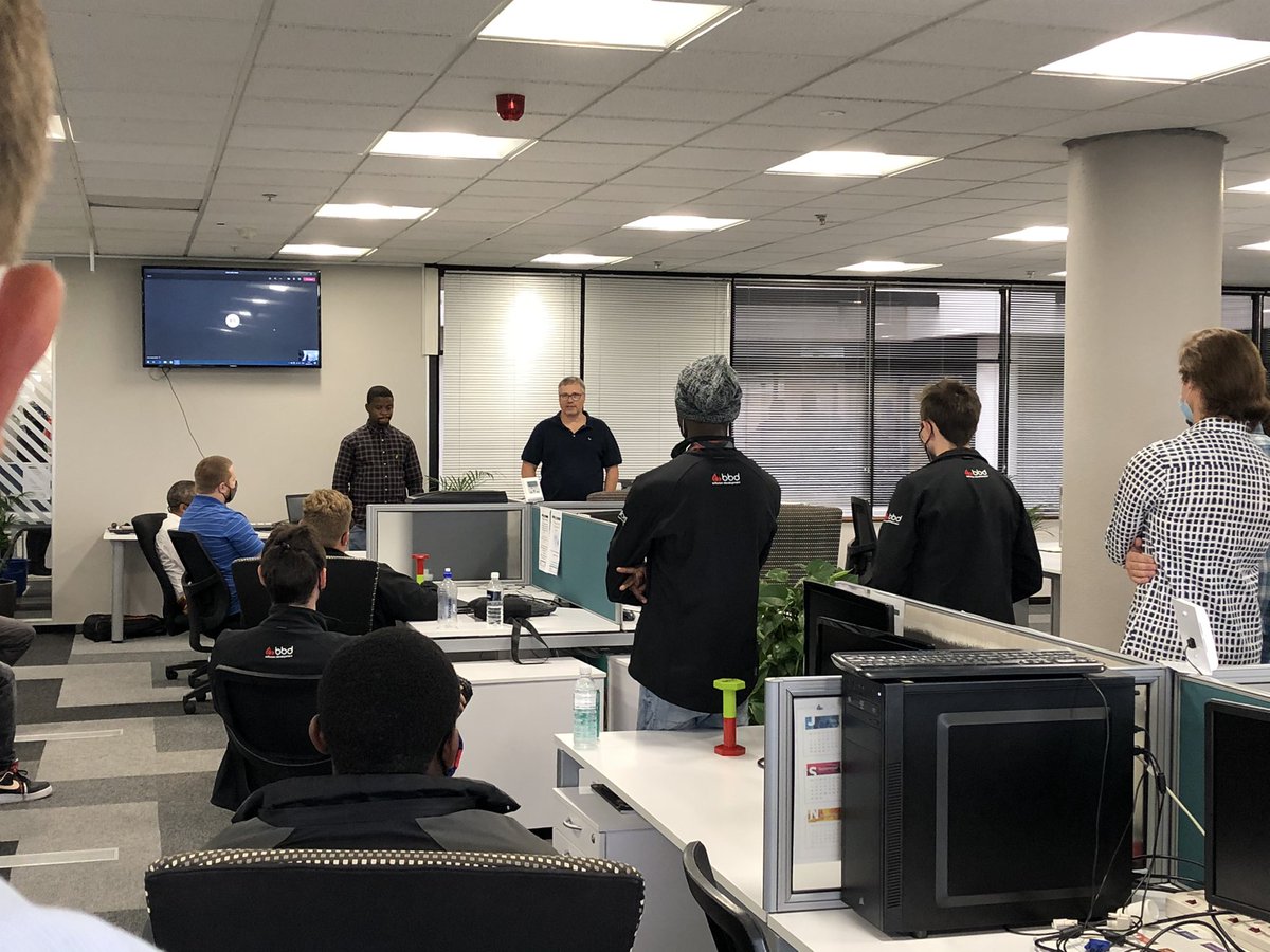 bbdsoftware's tweet photo. Our 2021 Class Of Grads are soaking up some lessons from a couple of our original grads 🎓🤯
#BBDgraduateprogramme #BBDgrads2021 #morethanagraduateprogramme #BBDclassofgrads https://t.co/bQrWKKalwX