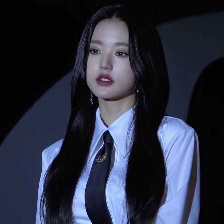 wonyoung pics tweet media