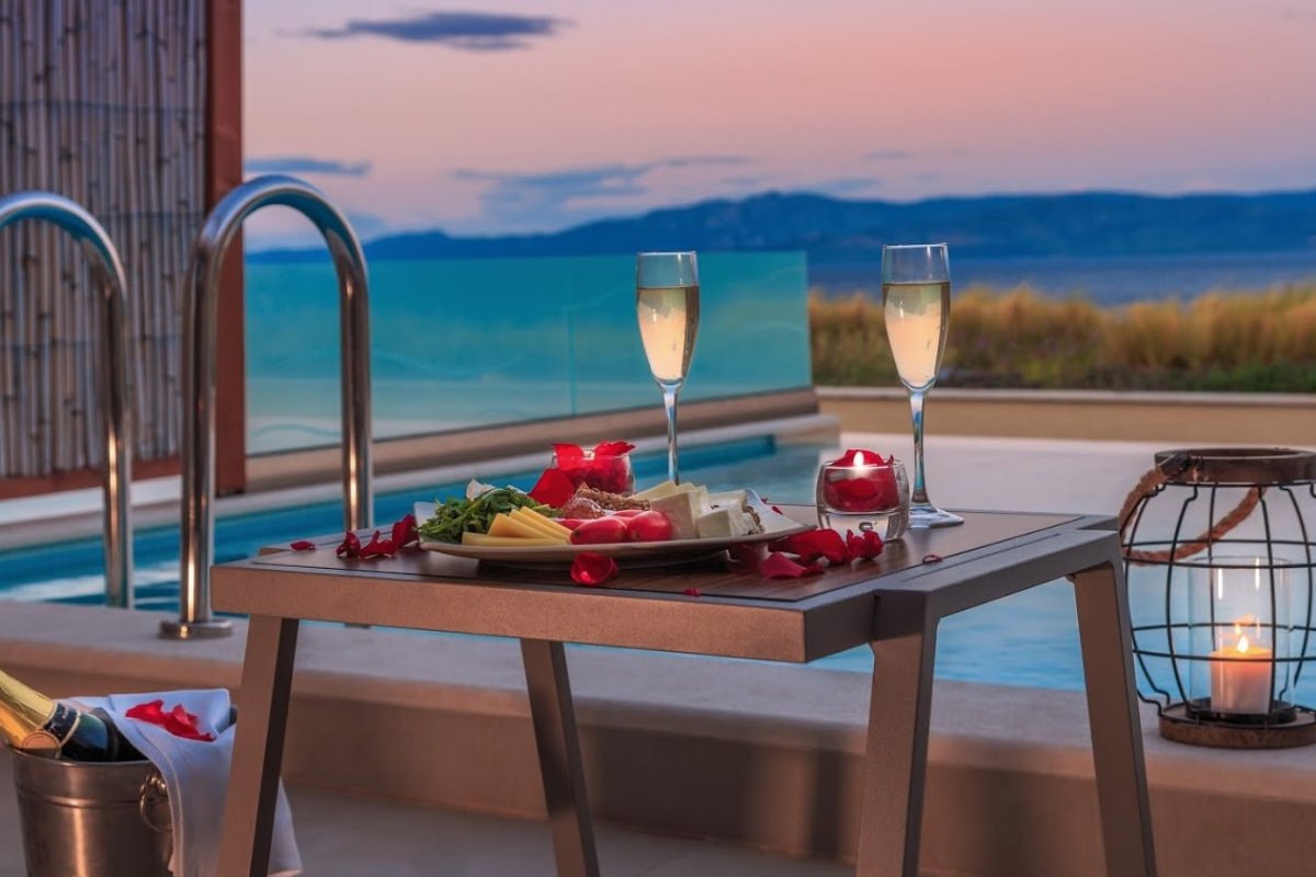 MiraggioThermal's tweet photo. Capture that feeling of luxury and escape to a dreamlike staying with sophisticated surroundings, full privacy and high-class service of Miraggio Club experience!
Join us safely in 2021: https://t.co/DfjzjuKrwf
#MiraggioClub #2021reopening #PureMiraggio #miraggiothermalspa https://t.co/7qjq2wP4ho