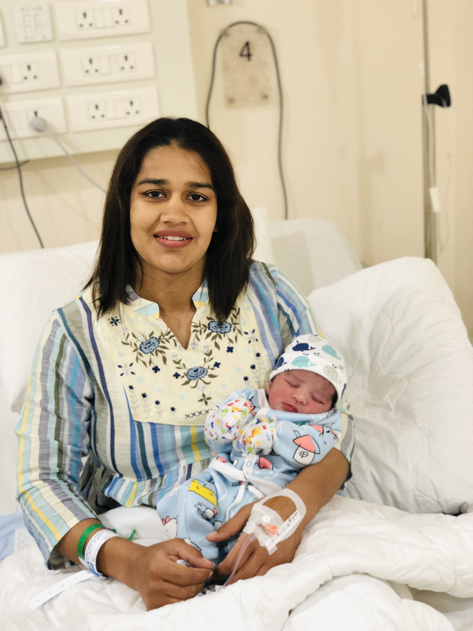 Renowned wrestler Babita Phogat and her husband Vivek Suhag also announced the birth of their baby on the very same day.