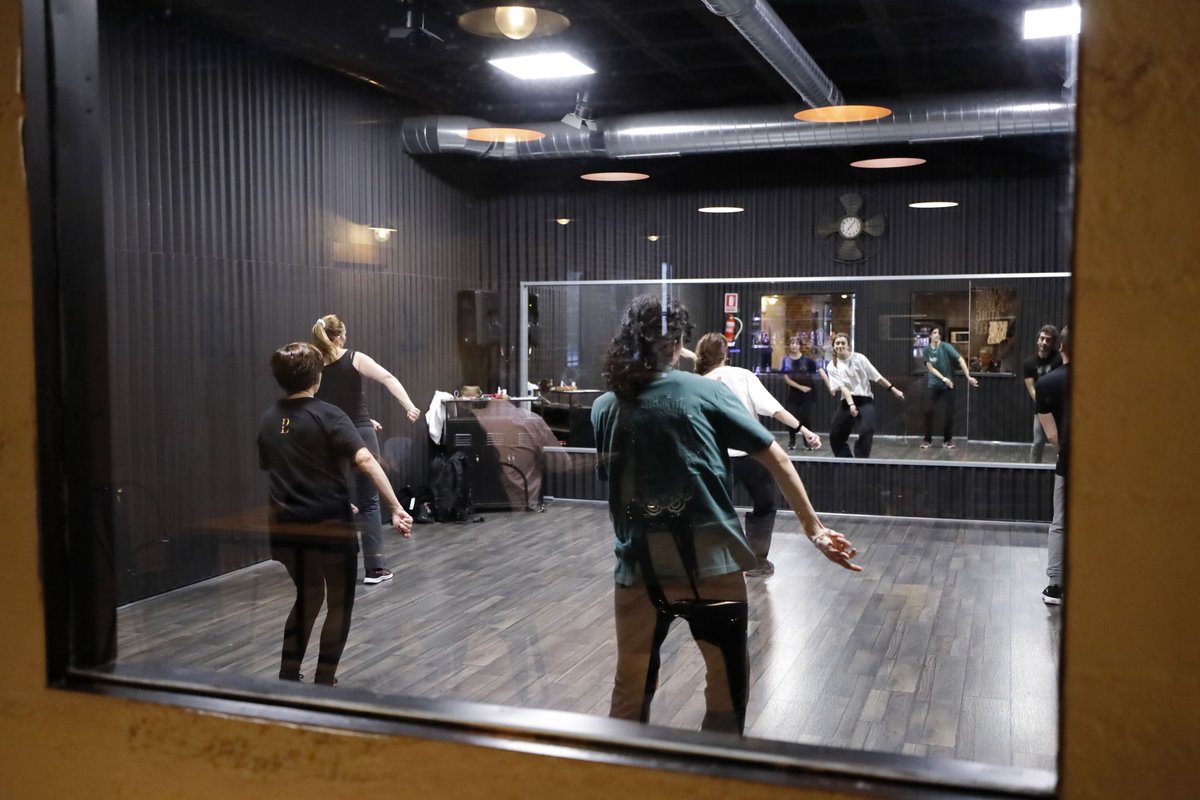 1,2,3...1,2,3... A BAILAR! Con este frio❄️, ¿a quién no le apetece entrar en calor con un buen baile en Dance&amp;style?😜

#QuedamosenlosPorches