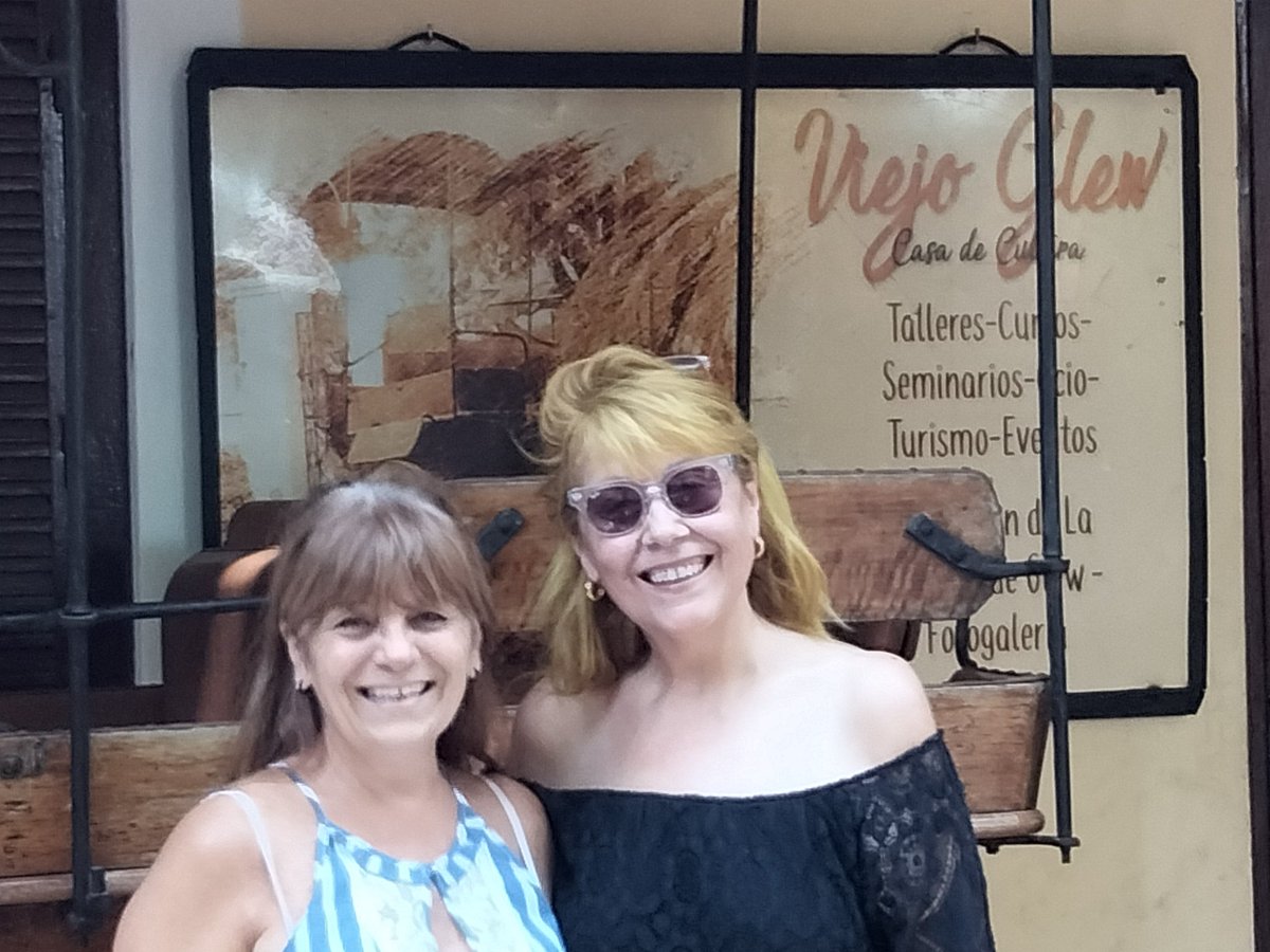 ZulemaOzon's tweet photo. Después de 50 años. Amigas. Elena Mariño Chouza https://t.co/RzM2yQKrpn