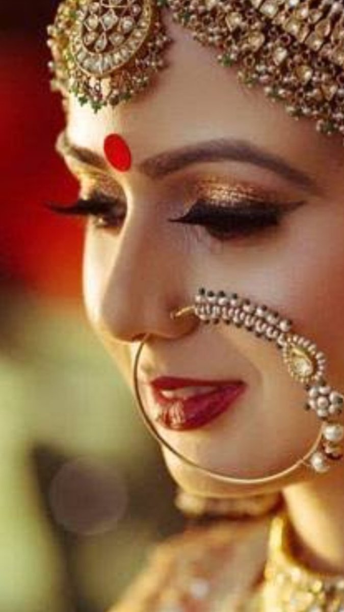 हमारे पूर्वज कितने महान थे और हमें क्यूं अपनी संस्कृति पर गर्व है ये इस लेख से आपको ज्ञात होगा हमारी भाषा से लेकर हमारा श्रृंगार तक सब कुछ विज्ञान पर आधारित है आज तो ये बड़े बड़े वैज्ञानिक भी मान चुके हैं हमारे पूर्वजों ने श्रृंगार को पति की उम्र से जोड़ा लेकिन वास्तविकता में