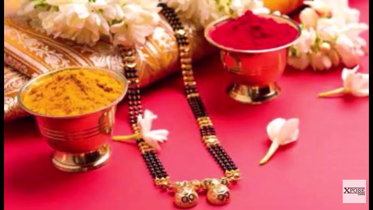 सही रखता है प्यूटरी ग्रंथि स्थिर रहती हैकमर से ऊपर सोने के और कमर से नीचे चांदी के आभूषणों का अपना महत्व है सोना गर्म अा और चांदी ठंडी होती है जिससे दोनों का शरीर में संतुलन बना रहता है मंगलसूत्र वक्ष स्थल को और रक्तचाप को ठीक रखता है।सोने का पेंडेंट स्वर्ण भस्म जैसे कार्य करता