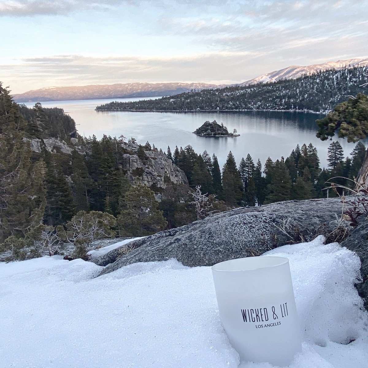 WickedAndLit's tweet photo. ❄️ Wicked &amp; brrrrr ... 🏔
-> https://t.co/YdAgwZt4H5 <-
 Sprinkling a little view inspo on your feed 
#CreateYourPeace #Views #ItsBrr #ItsLit #Reminisce #WhyNot #WYD #TravelSillage #ItsColdSeason #whereDoYouCandle #FollowTheScent #CoconutWax #Candles #Modern #Minimalist #USMade https://t.co/yxbFt0ZYZo