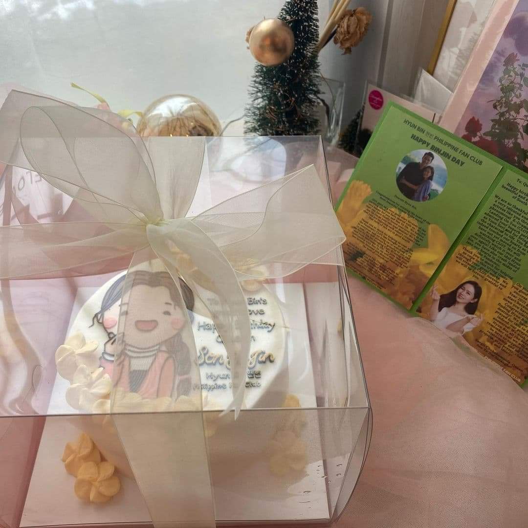 HyunBinPHFans's tweet photo. (1) 🌟 Hello Binnians, Binnies and BinJins!🌟

Mission accomplished! Yey! 😍

We are delighted to inform you that our gifts have finally reached the office of MS Team (Yejin's Birthday Gifts) and VAST Entertainment &amp; Media  (Hyun Bin's Congratulatory Gifts). 

#HappyYejinDay https://t.co/GG113q8MUb