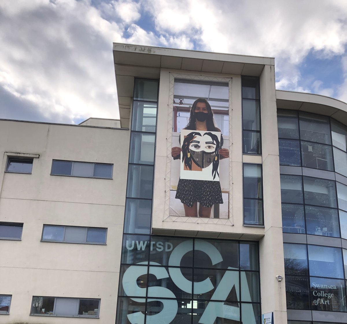 actrepro's tweet photo. Something we did last week...... #wideformat #bigprints #signs #installations #itwasfreezing https://t.co/hFOToNZXSS