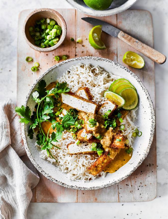 SainsburysMag's tweet image. Tofu has a bad rep - but get it right and it is deeeeelicious! Try these ideas from @katybeskow for #Veganuary2021:

1. Tofu katsu curry
2. Cajun scramble
3. Chocolate and amaretto mousse

Get all the recipes here: bit.ly/3qa25tS 😋