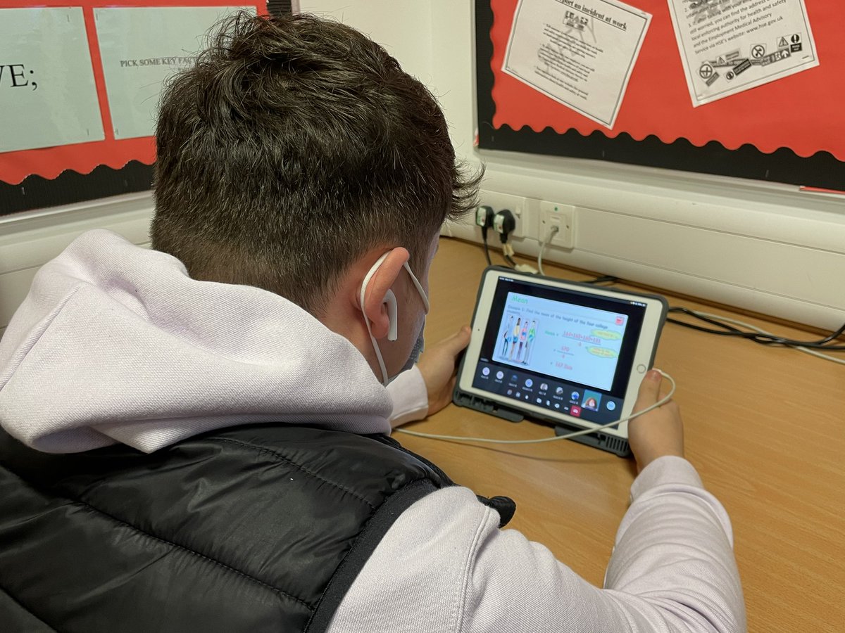 forresterhs's tweet photo. Off to a brilliant start today with online learning &amp; teaching. Early signs showing great engagement from students. Teachers online in various ways but a few technical difficulties across all schools and local authorities. We’ll get there. Thanks to all for such a great start. 👍🏼 https://t.co/To0oS5U5GI