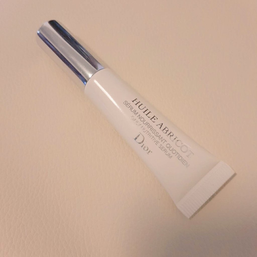 上仲景子 Diorのセラム ネイル オイル アブリコを愛用してるのですが 爪の調子が良いです W 久々にセルフ ネイルしまーす Dior ネイルオイル セルフネイル