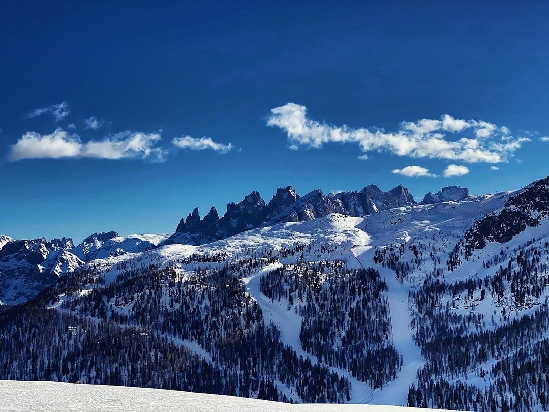 The Women’s World Cup Super-G from St.Moritz originally scheduled for December 6, will be rescheduled in Val di Fassa on Feb. 26. Yanqing DH and SG will also take place on Feb 27-28 in La Volata racecourse in San Pellegrino <a href="/SkiAreaSanPe/">SkiAreaSanPellegrino</a> <a href="/fisalpine/">FIS Alpine</a> #alpineskiing <a href="/valdifassa/">Val di Fassa</a>