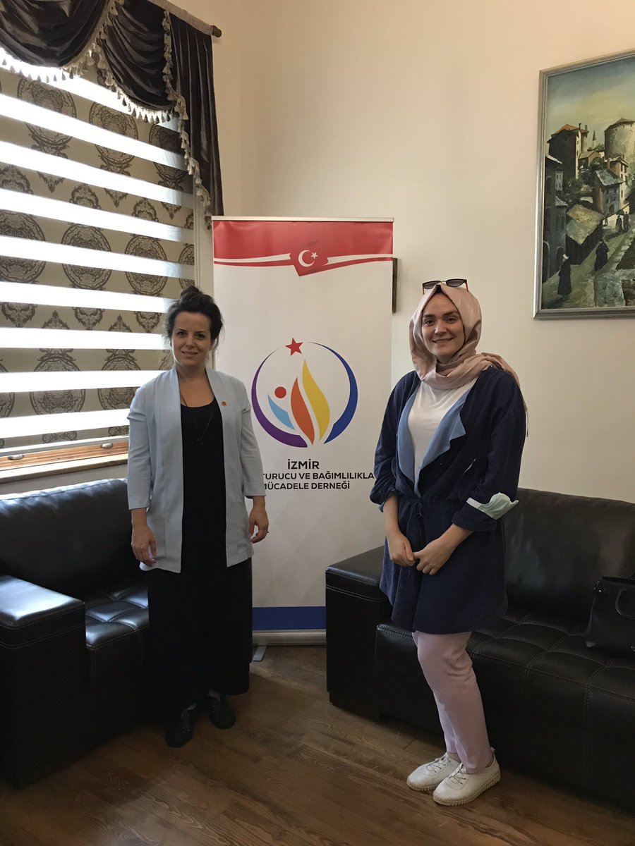 izubam35's tweet photo. Sanat Terapisti ve Bağımlılıkla Mücadele Danışmanı Dr. Burcu Bostancıoğlu ile proje kapsamında bağımlı bireylere sanat terapisi ile rehabilitasyon ve terapi desteği verilmesi hakkında görüşüldü ve deneyim paylaşımı gerçekleştirildi. @dr_burcubostnc https://t.co/xcHxs8e3gt