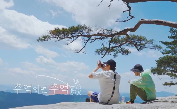 they look so happy ! NAMSEOK HIKING DATE Y'ALL