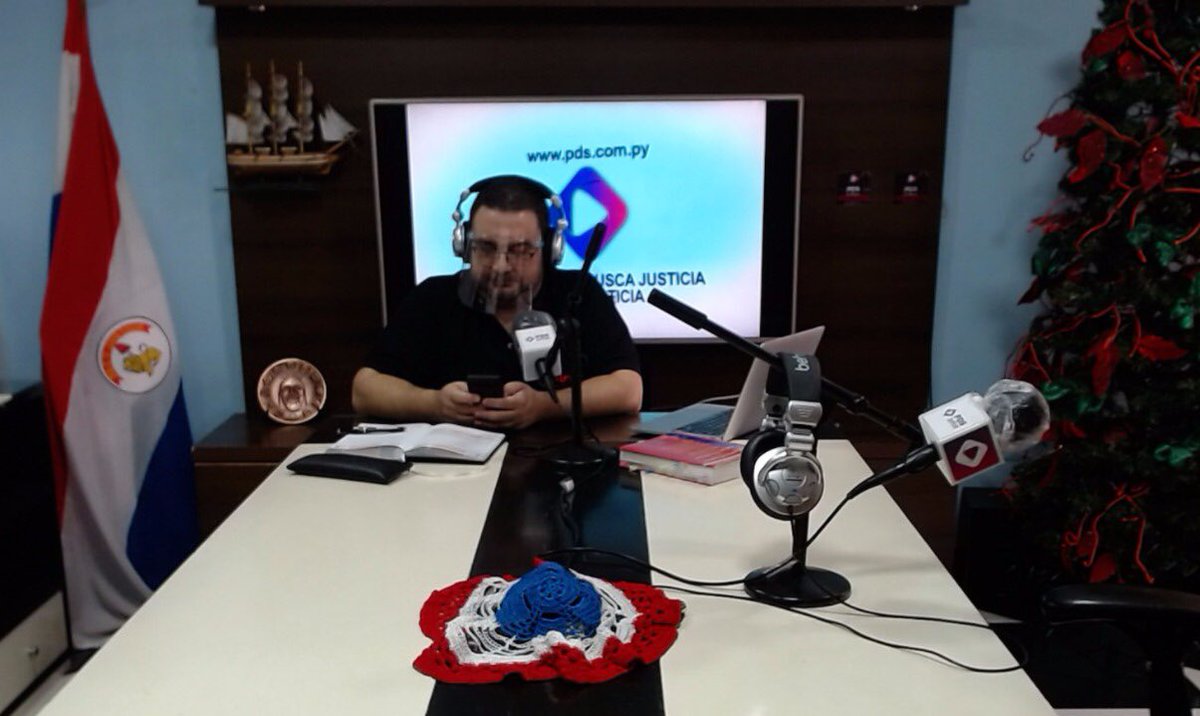 pds_radio's tweet photo. ✔️BUEN LUNES🌤

🖥Al Aire  #PorElImperioDeLaLey con las novedades en el ámbito judicial.

🔹Hasta las 11:00 hs a través de 🌐https://t.co/VaKazsdBZF

📱También podes vernos a través del Facebook Live: https://t.co/CRLj9VR7NV

🎙En Conducción: @m_benitezvera

#PdsDigital #PdsRadio https://t.co/HUE9wg24Zn
