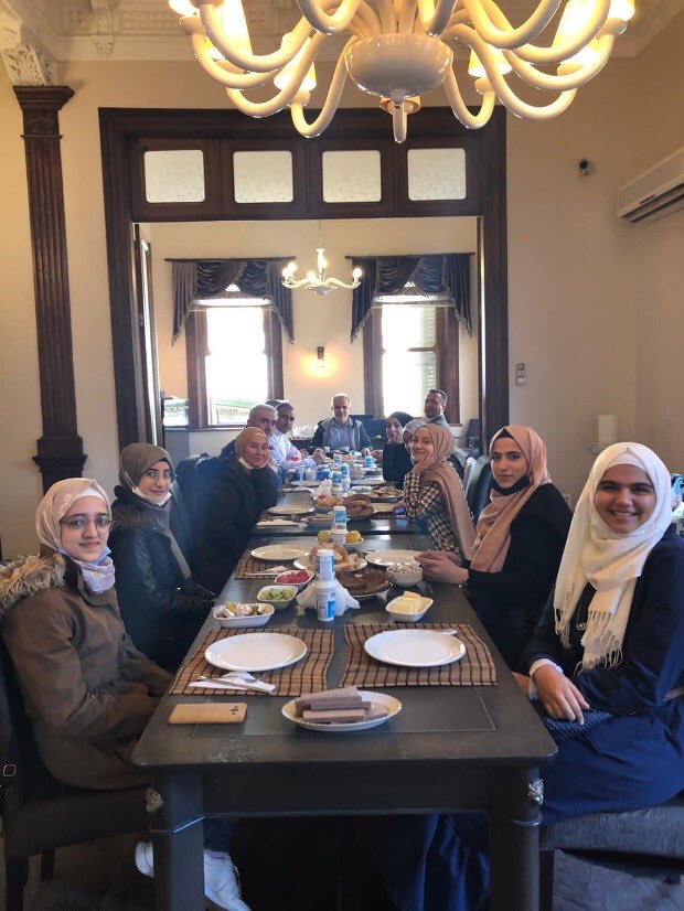 izubam35's tweet photo. Üniversite öğrencileri ile gönüllü proje çalışmaları ve üniversite öğrencilerinin sağlayabileceği katkılar üzerine konuşuldu. Öğrencilere benlik gelişimleri ve kariyer planlaması ile ilgili motivasyon konuşmaları yapıldı. https://t.co/VGGOHAbDDn