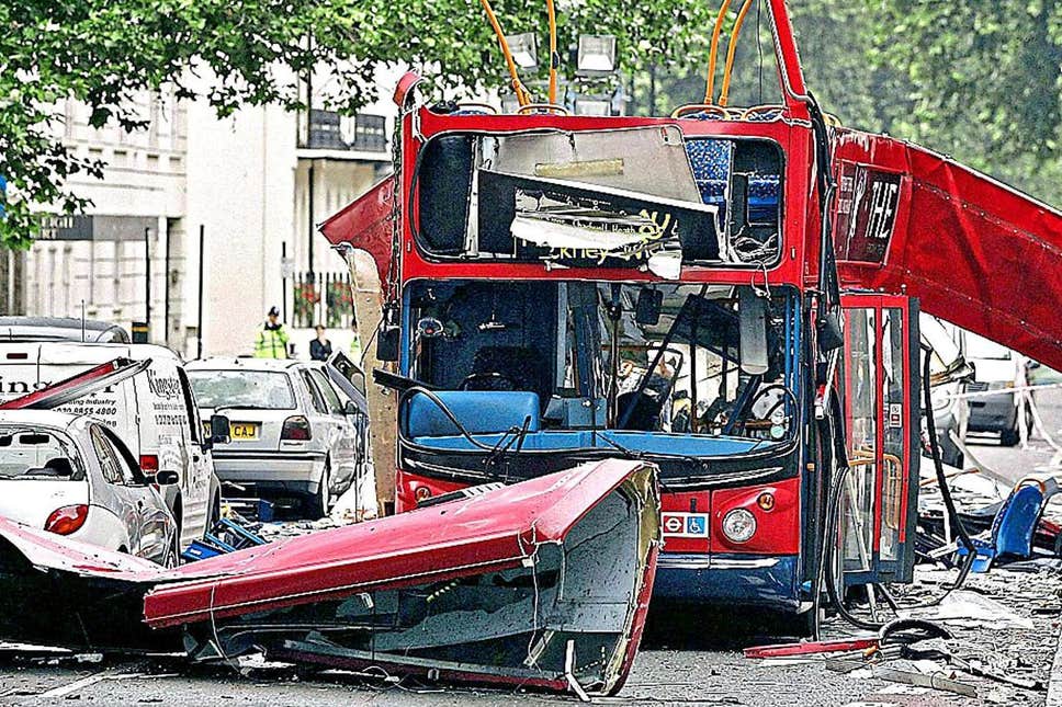  قال إن الدافع الرئيسي وراء كتابه ينبع من الخوف الذي مر به بعد تفجيرات لندن التي قامت بها القاعدة (و تعتبر جناح مسلح لجماعة الإخوان المسلمين) في 7 يوليو 2005 ، والتي قتلت 52 شخصا وجرحت أكثر من 700.