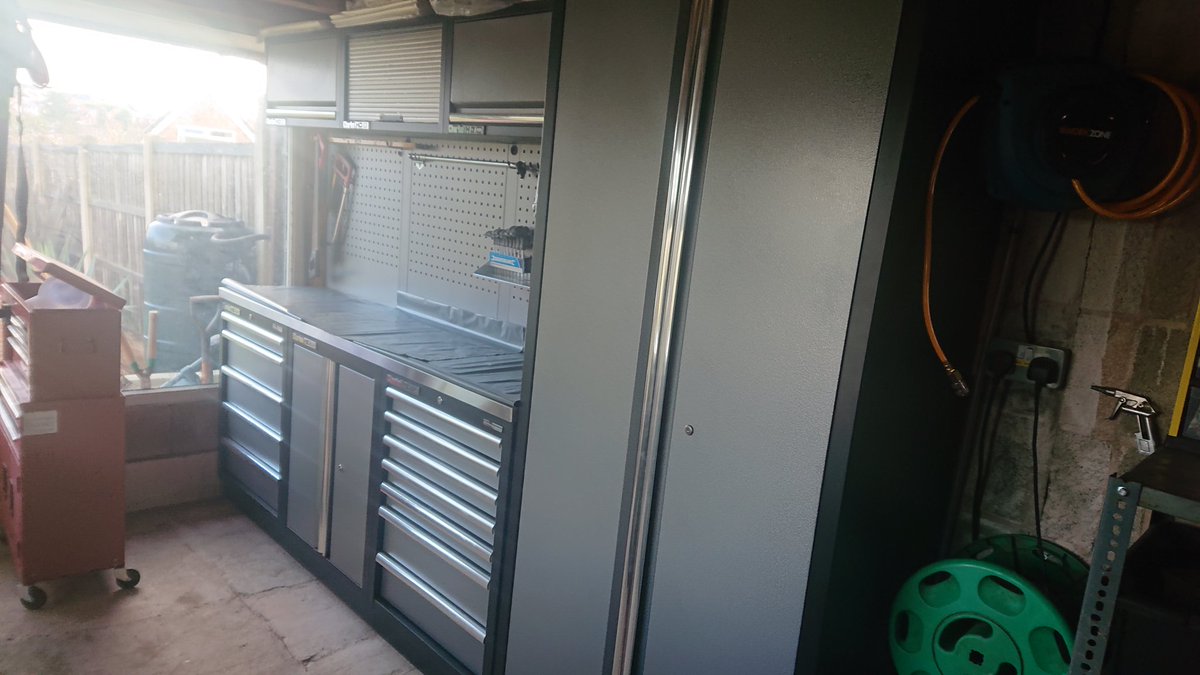 jbomz3's tweet photo. @MachineMartUK Not so much a man shed, it's the back of my garage, it's starting to come together now https://t.co/DNEYhZpSlP