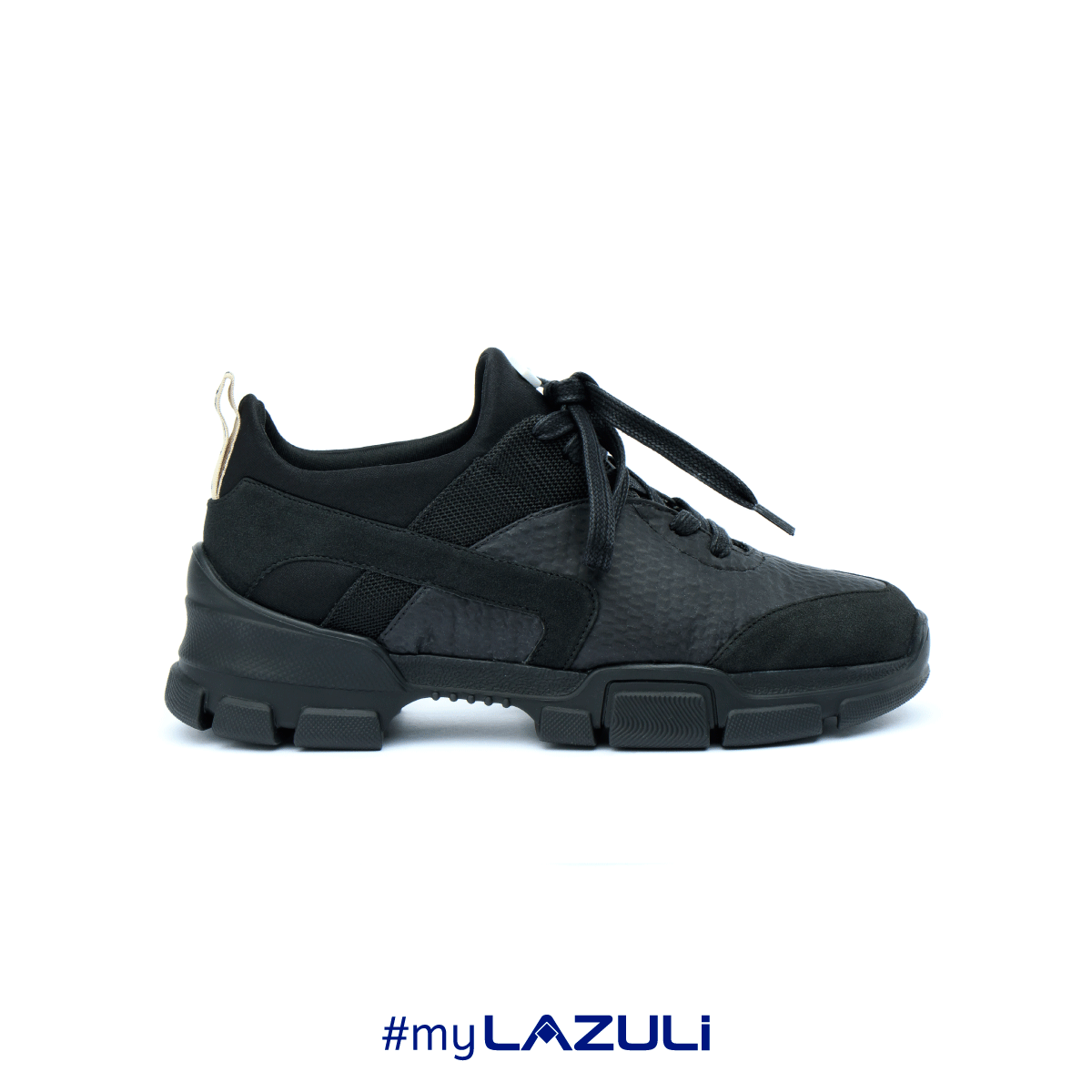 Lazuli_Shoes's tweet photo. New models Fall/Winter 2020/21 ⚫️ ⚪️ 
#myLAZULI #myDADDY

🛍️  Disponível para compra online em @shoelutions.store

#OutonoInverno202021 #fw2021 #FallWinter2021
#veganfootwear #ecoshoes #vegan &amp; #sustainability ⁠
#Sneakers⁠ #sapatilhas #tenis #Footwear 
#Lazuli #LazuliShoes https://t.co/eZzIagcVY9