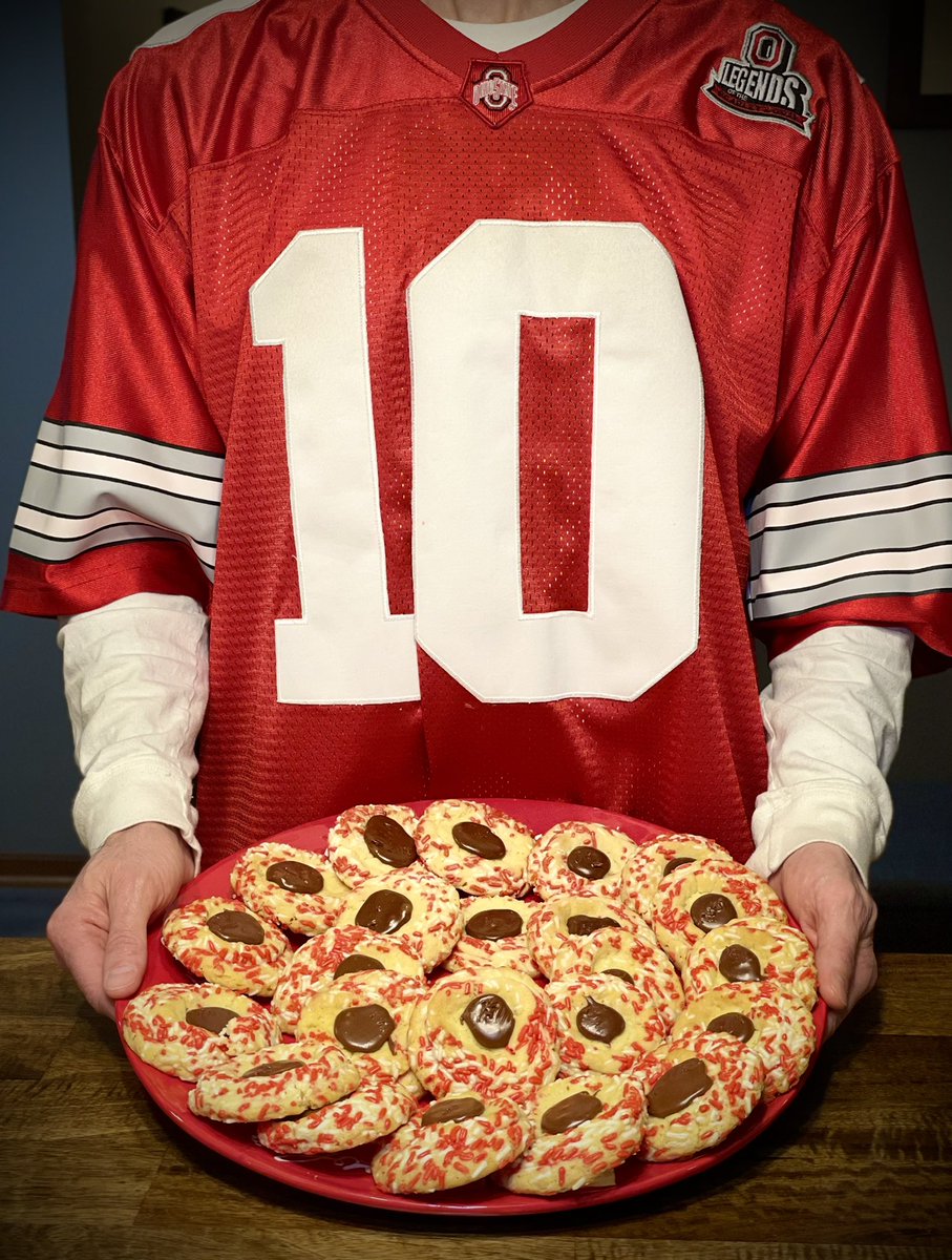 🏟🏈❤️Stop in for your drop cookies to help cheer on OSU to the National Championship ❤️🏈🏟 #GoBuckeyes