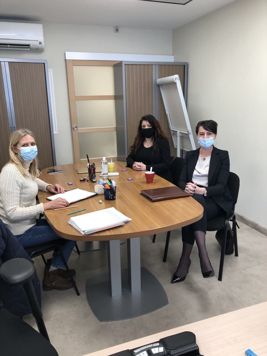 HeleneZannier's tweet photo. Echanges avec Mme Montagnese et Mme Debowski de la société #EMAJ, entreprise de services du #numérique ESN située en #Moselle, dont l'une des activités phares est la #cybersécurité ; enjeu clé pour les années à venir ! #cyber https://t.co/RqNIFO07Am