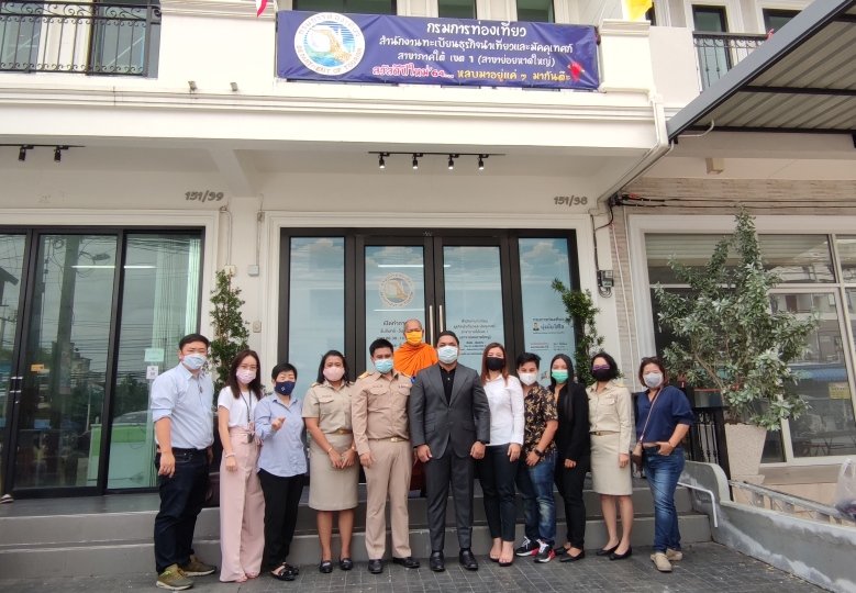 hatyai's tweet photo. เช้าสดใสวันนี้ (11 มกราคม 2564) ส.ส.ศาสตรา ศรีปาน พร้อมคณะผู้ประกอบการท่องเที่ยวสงขลา เข้าร่วมแสดงความยินดีกับนายภัทรภณ เหมือนใจ นายทะเบียนธุรกิจนำเที่ยวและมัคคุเทศก์ สาขาภาคใต้ เขต 1 เนื่องในโอกาสเปิดสำนักงานฯ สาขาย่อยหาดใหญ่ https://t.co/5g4WdFaXtK