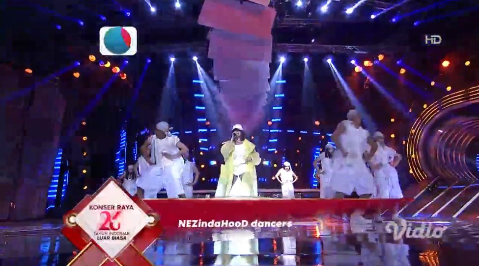 Indosiar's tweet photo. Penampilan @agnezmo nggak ada obat, keren banget! Dari maraton lagu yang dinyanyikan Agnez Mo, lagu mana yang kalian suka??

#KonserRaya26Indosiar 
#Indosiar26ether https://t.co/5g8EbojPKf
